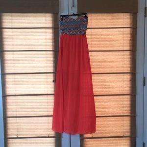 💗 Strapless Maxi dress